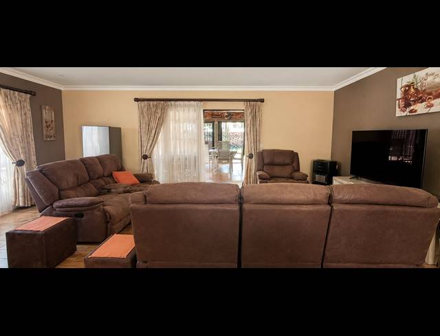 4 BEDROOM HOUSE FOR SALE IN GOLF PARK